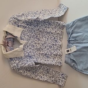 Gap shirt and skort set